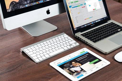 macbook-606763__340